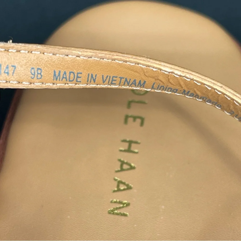New ~ COLE HAAN Flora Leather Thong Sandals Size 9